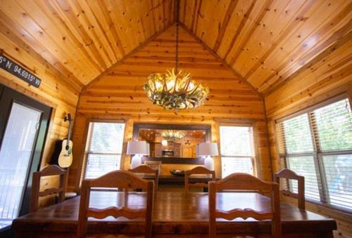 4Br/3Bth Family Cabin With A Hot Tub, Sleeps 14 Broken Bow Extérieur photo